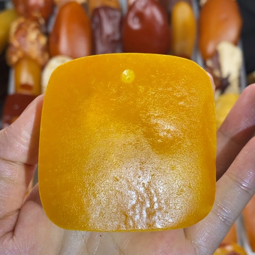 【闪购商品】定制琥珀裸石，。