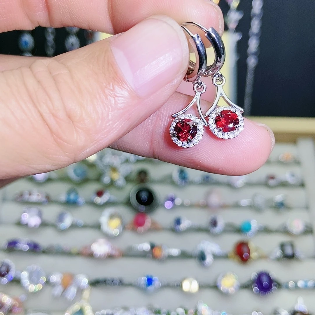 【闪购商品】未镶嵌耳饰石榴石