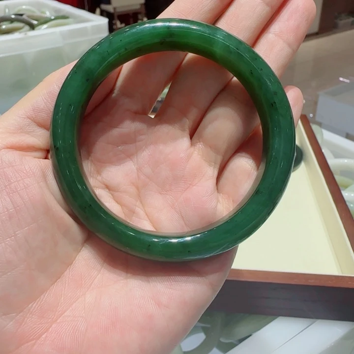 未镶嵌手镯和田玉66