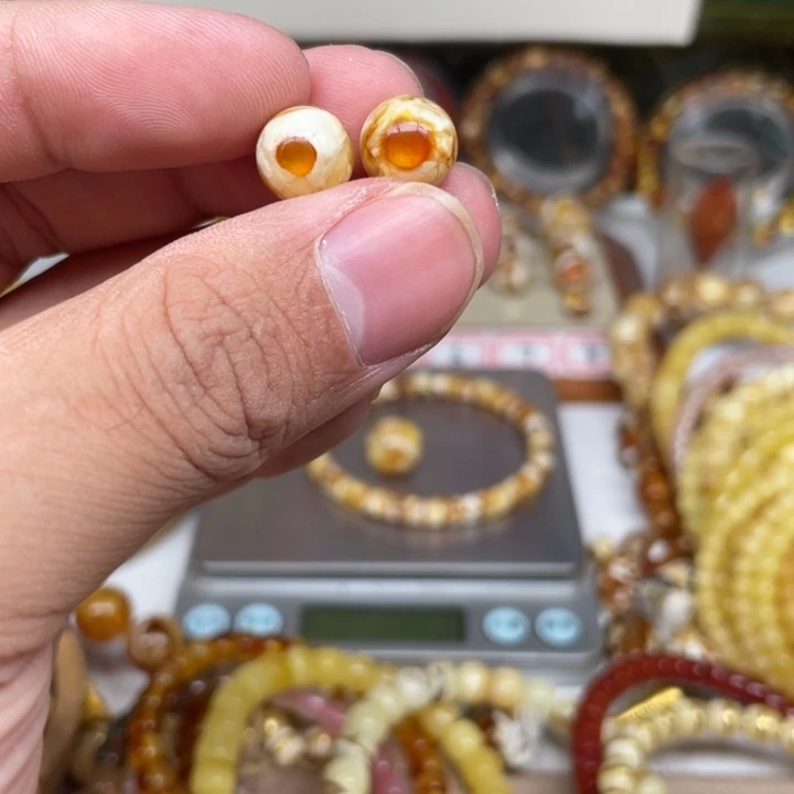 润***P琥珀未镶嵌裸石86号