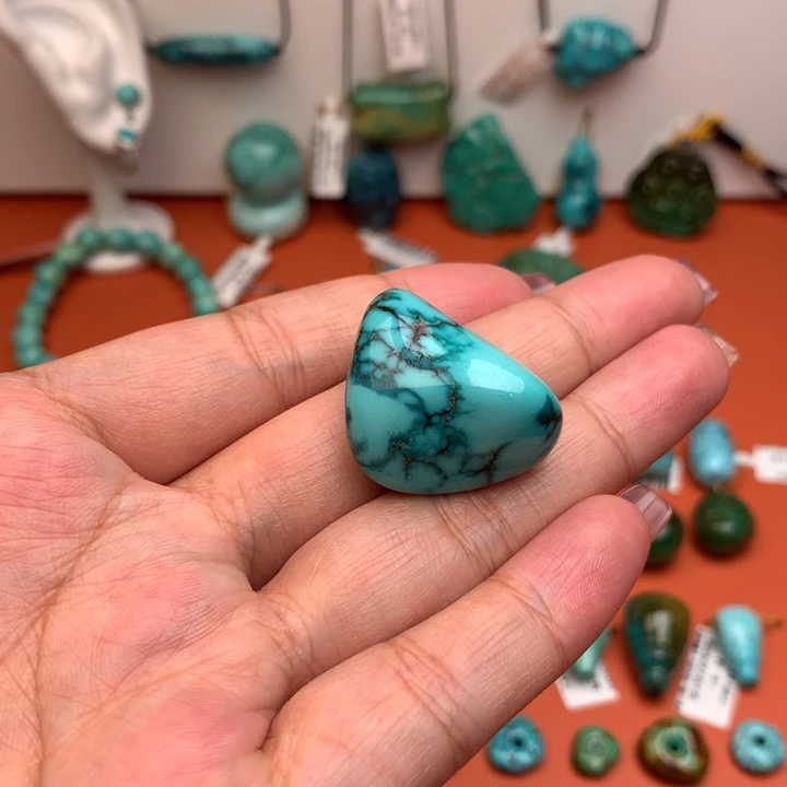 绿松石未镶嵌珠宝奇石