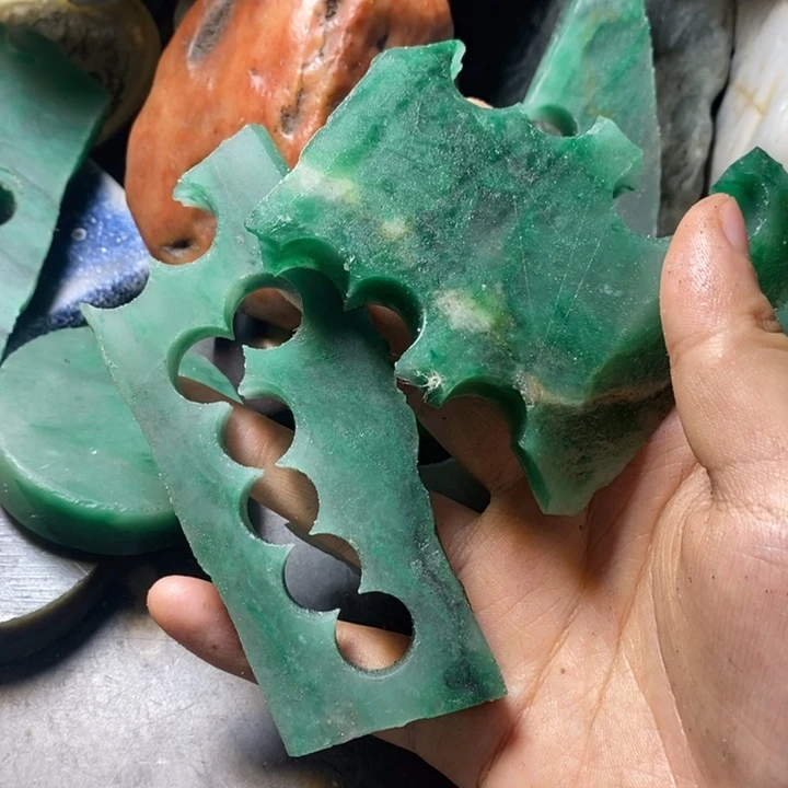 透闪石质玉未镶嵌珠宝半成品