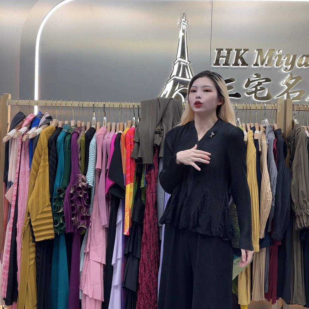 套头黑色龙鳞上衣新款