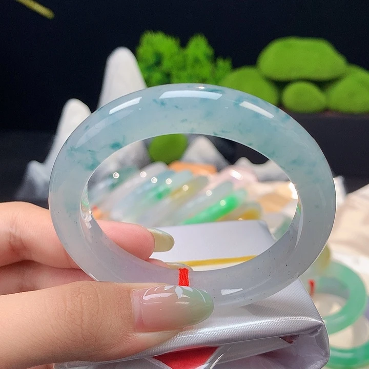 未镶嵌手镯翡翠飘绿花正圈9