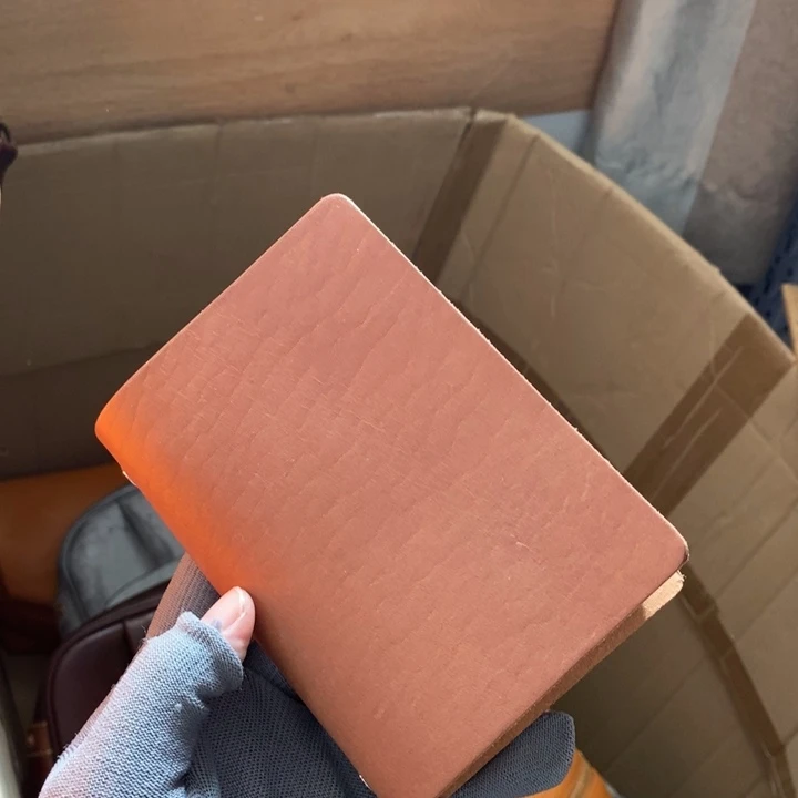 头层牛皮瑕疵A7活页本