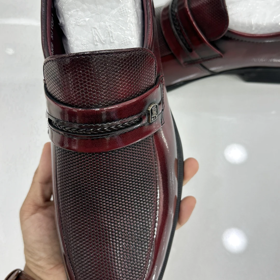 皮鞋胶粘黑色平跟套脚休闲皮鞋红色男士纯色尖头商务