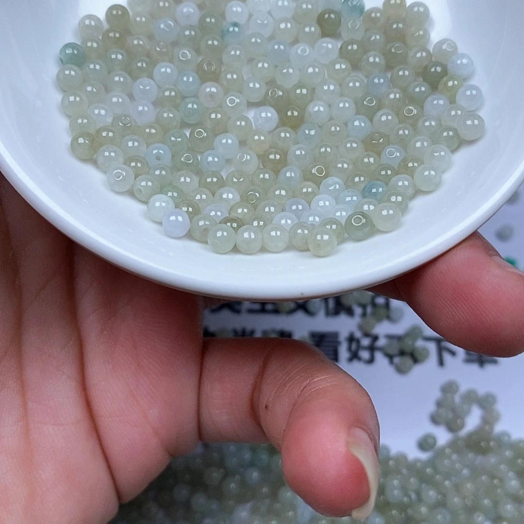 翡翠散珠翡翠圆珠卡3:8。 200颗40元