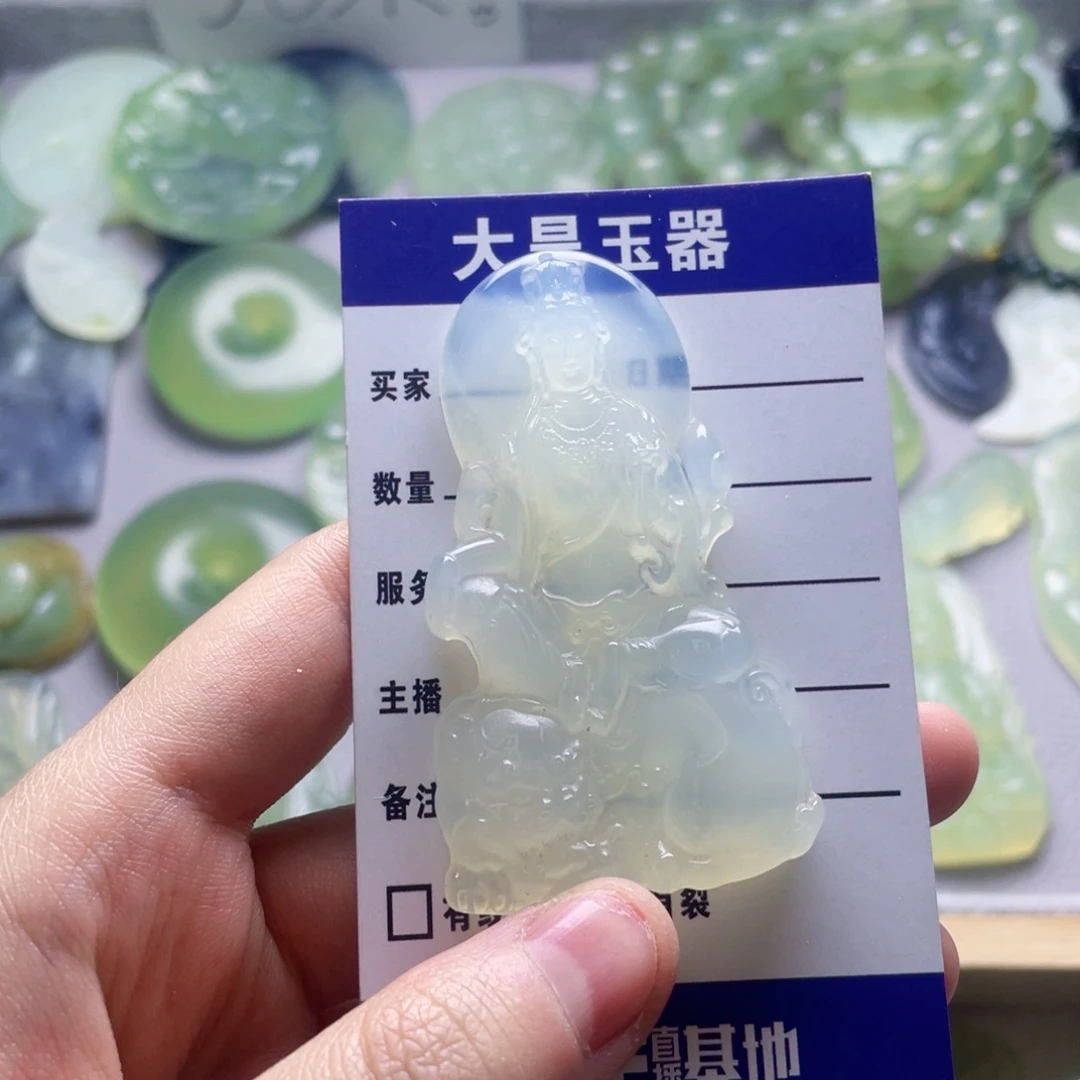 犇***n蛇纹石玉未镶嵌颈饰