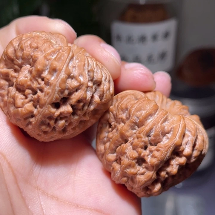 文玩核桃吊坠          38