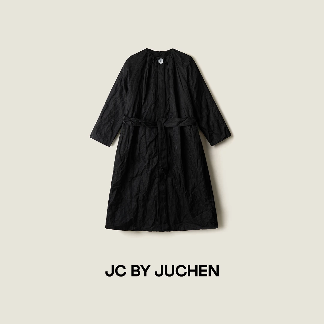 ”Y’s解构东方”棉麻织物肌理皱褶美学填充90鹅绒外套FW102002-185