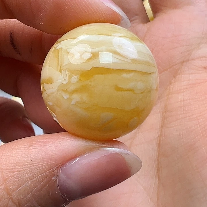 蜜蜡未镶嵌珠宝奇石