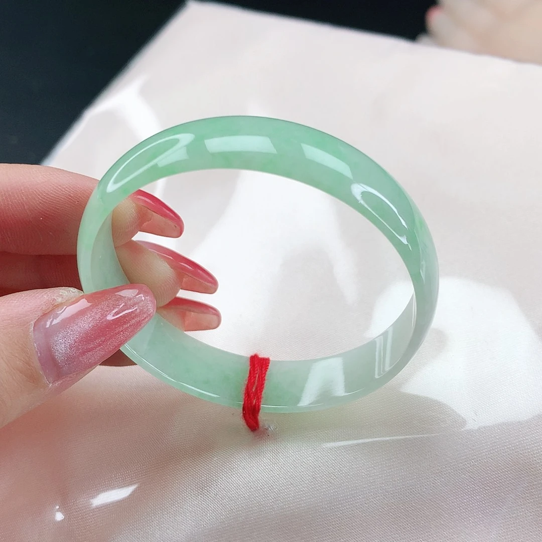 翡翠手镯未镶嵌翡翠002