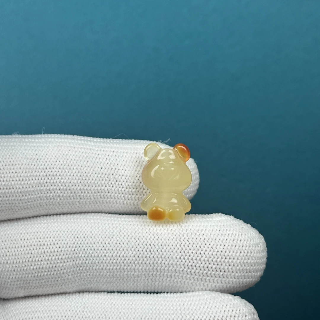 K1684天然原矿蜜蜡 雕刻小熊12*18*10mm 支持鉴定 假一罚十