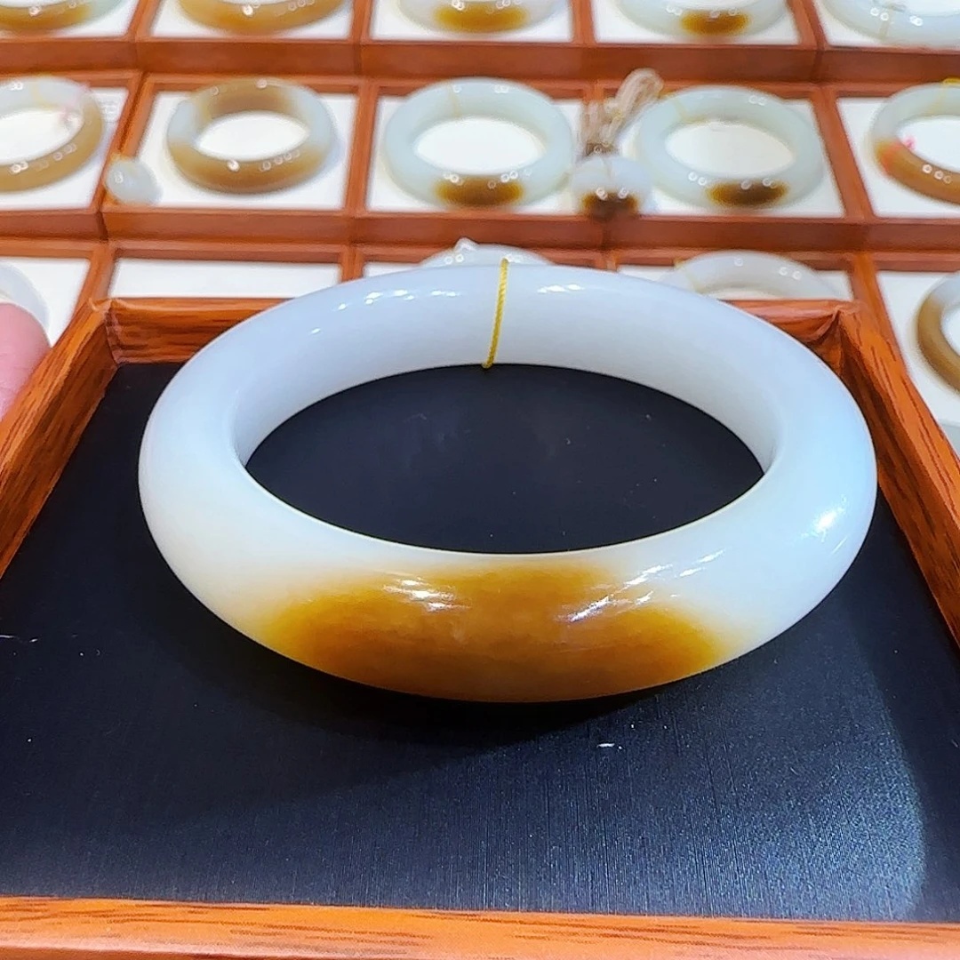 和田玉手镯未镶嵌且末一口老红糖52 53