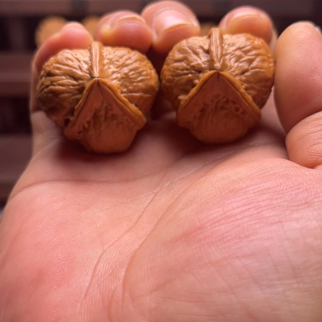 把件文玩核桃玲珑塔三棱