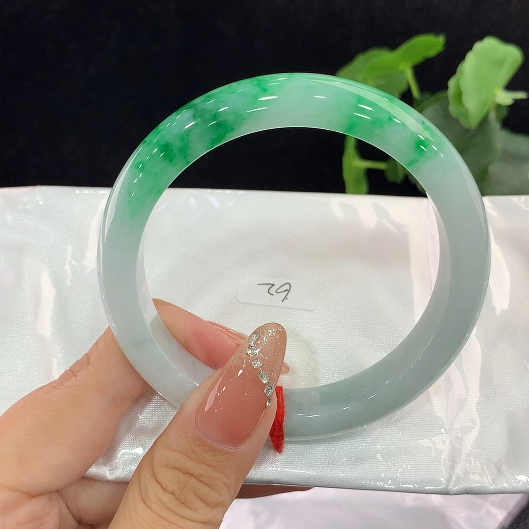 翡翠手镯未镶嵌正62