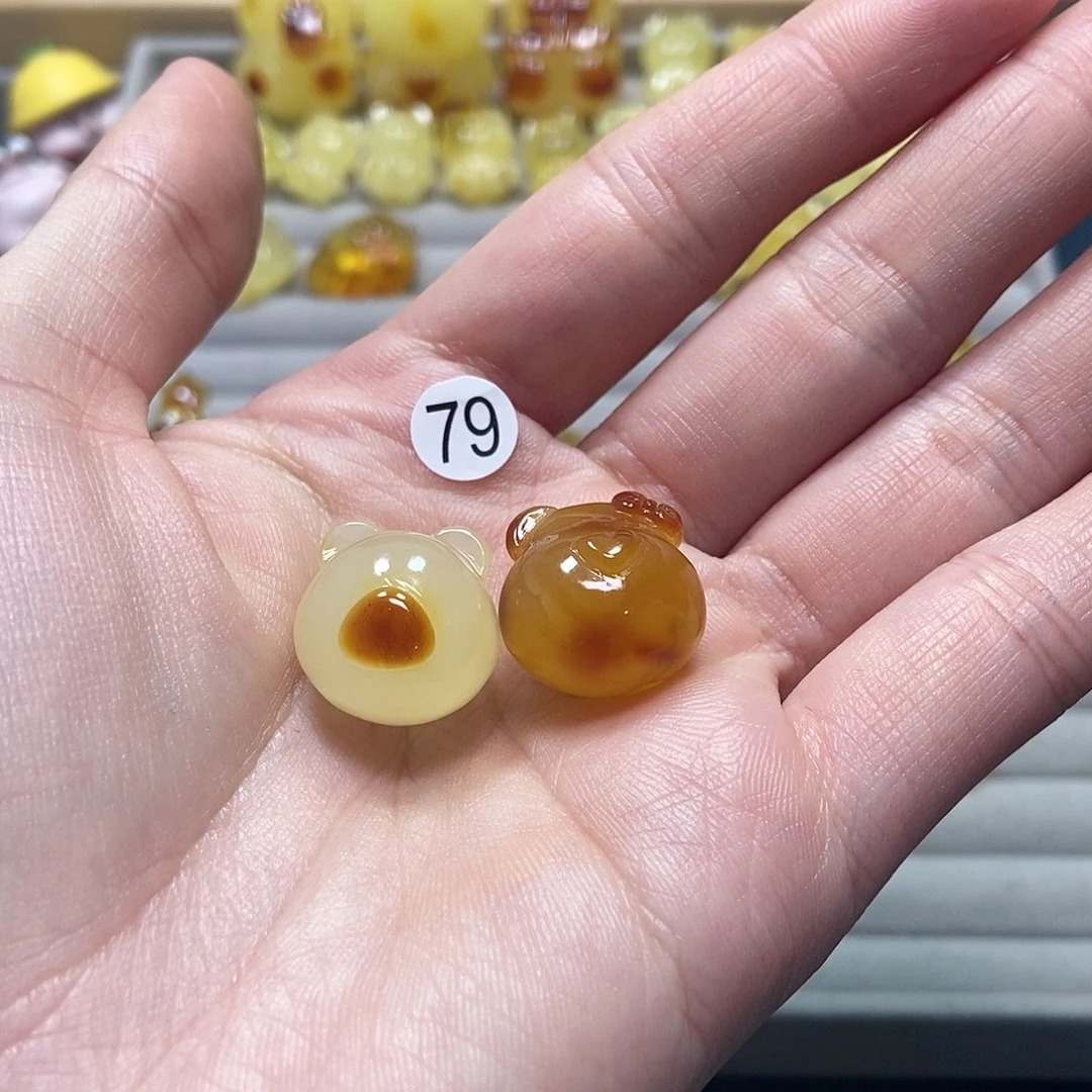 琥珀裸石未镶嵌?****?，