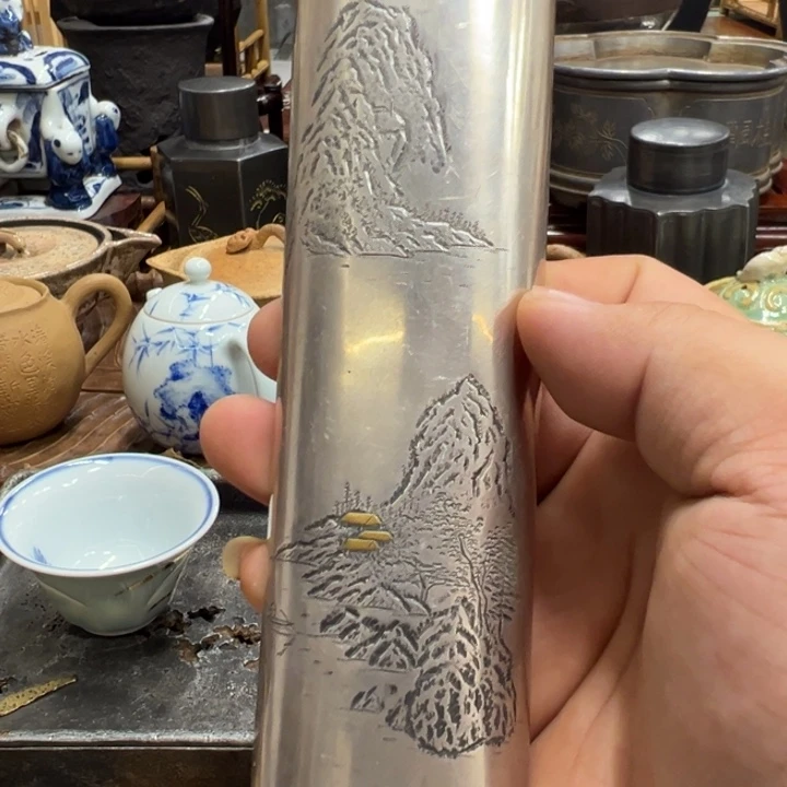 茶杯里的水也太多
