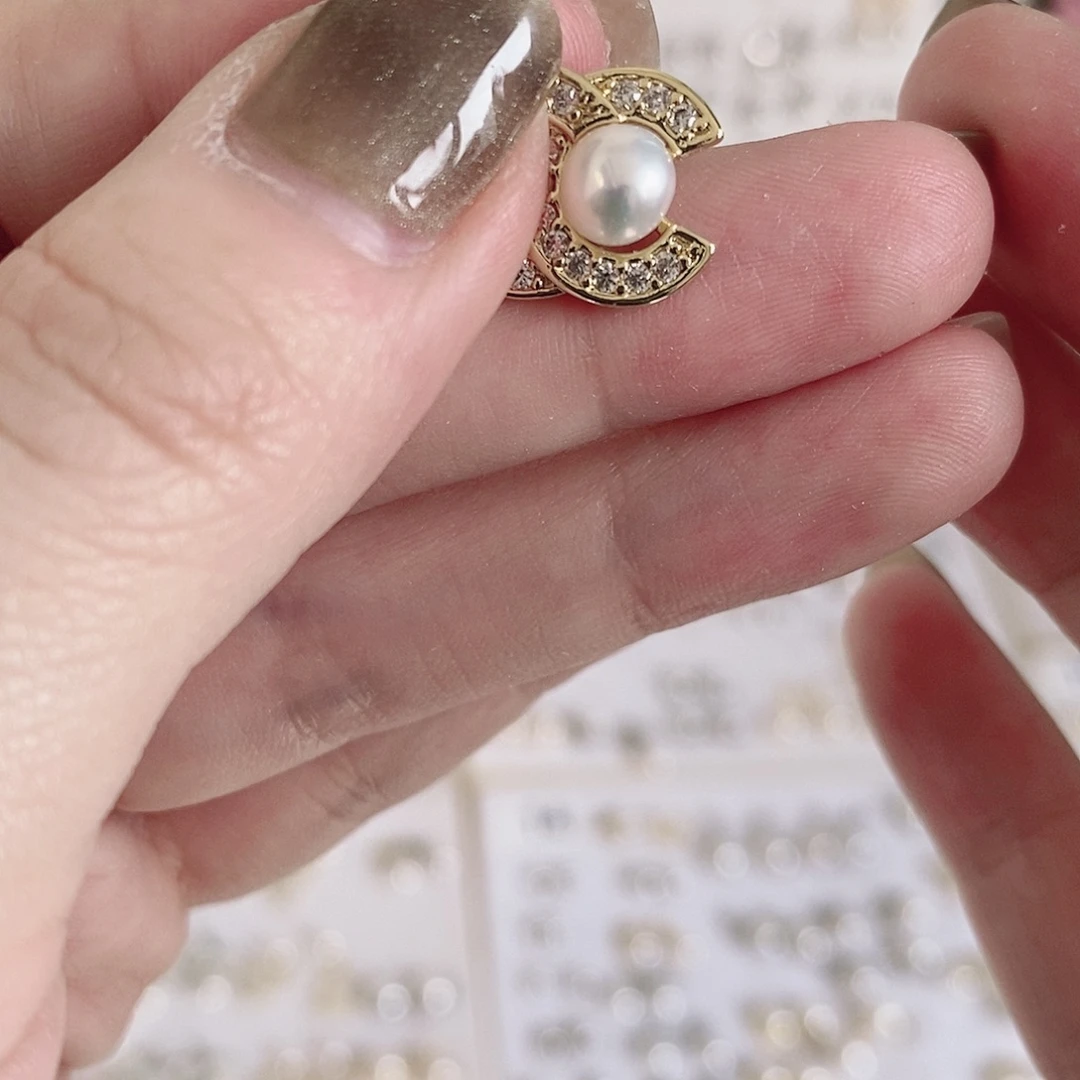 淡水珍珠合金耳饰