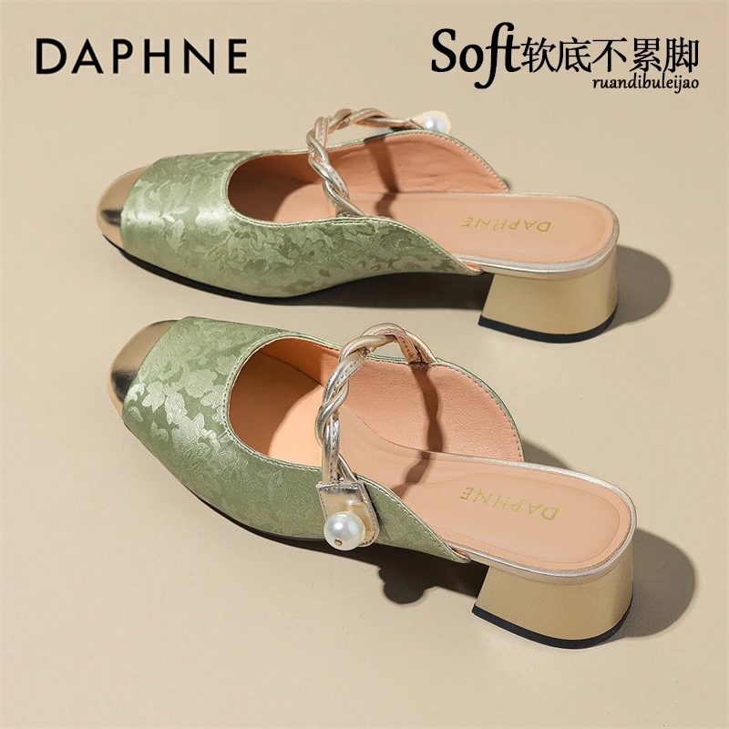 达芙妮包头半拖鞋女新中式国风刺绣2025夏季新款粗跟真皮懒人拖鞋