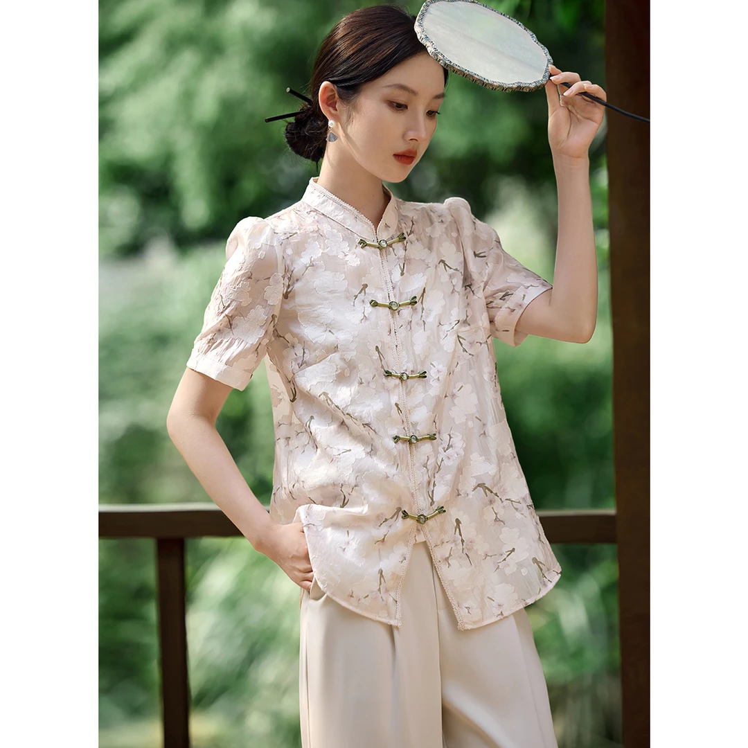 XWI/欣未2025夏季新款新中式优雅剪花清透盘扣装饰立领外套3B013