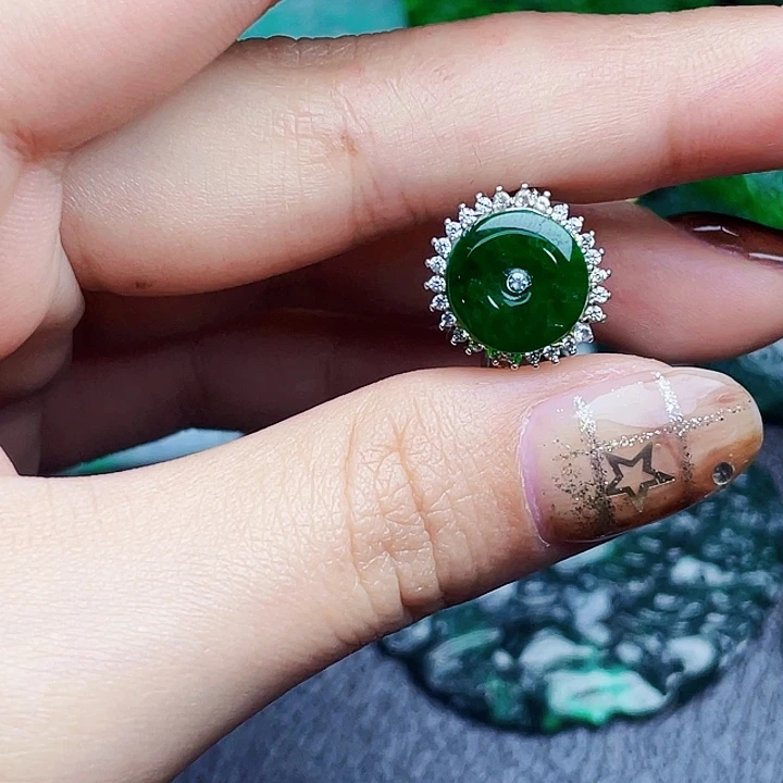 翡翠银S925镶嵌颈饰多样性