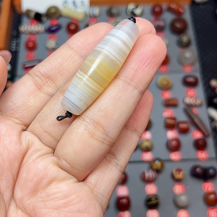 未镶嵌玛瑙/玉髓珠宝半成品外**?