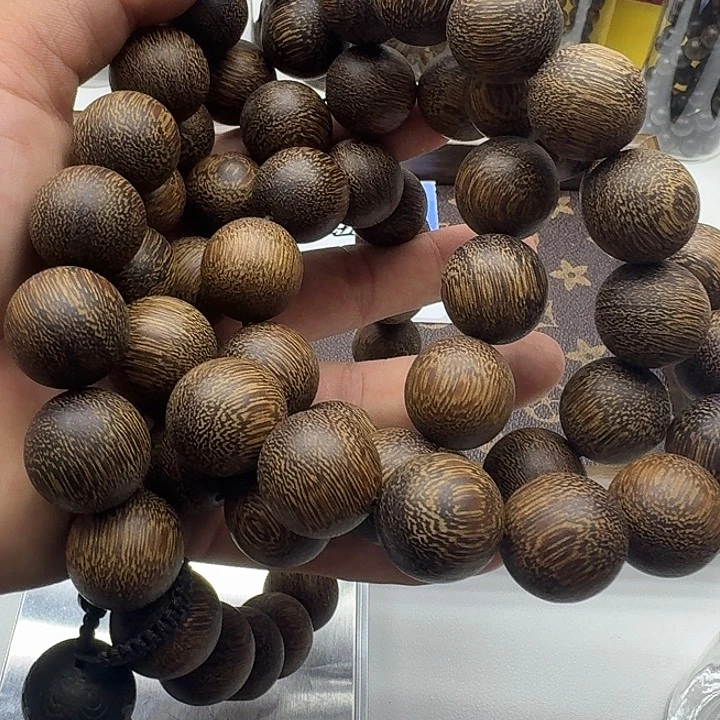 沉香香囊沉香昆仑