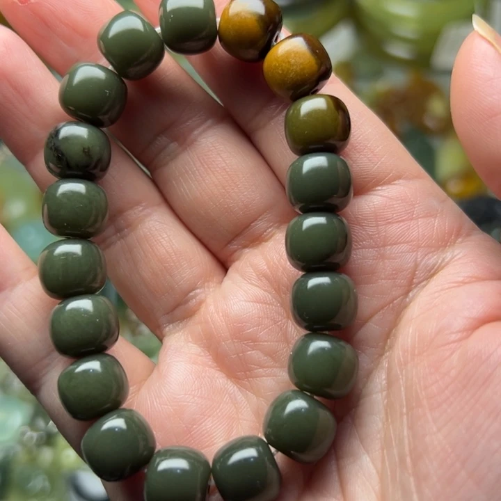 蛇纹石玉未镶嵌微瑕