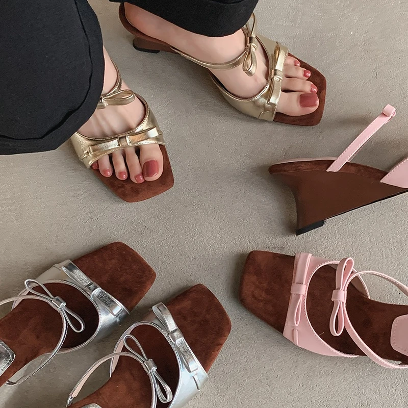 一字带坡跟凉鞋女2025年夏新款法式复古蝴蝶结配裙子外穿高跟拖鞋