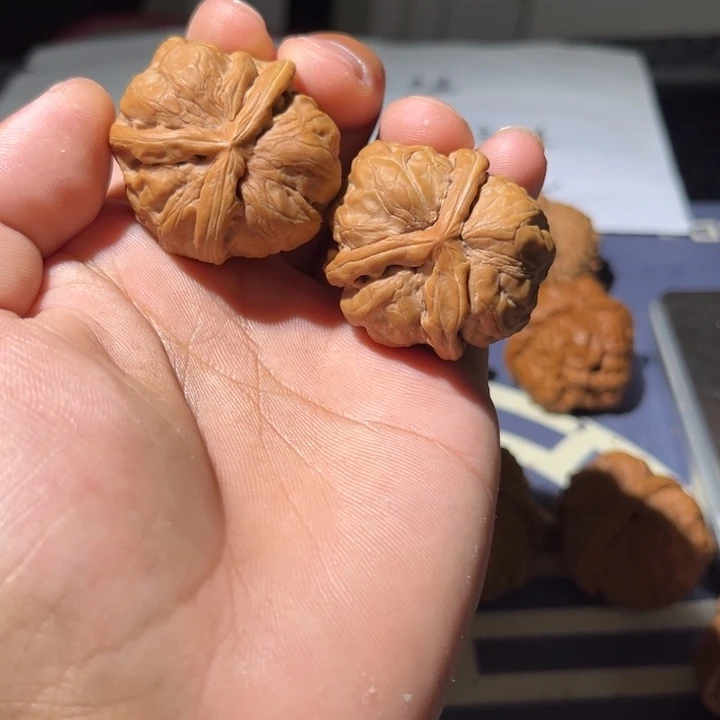 文玩核桃吊坠蛤蟆人奔