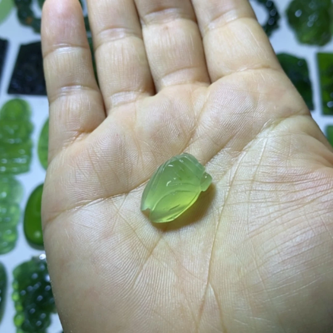 【闪购商品】未镶嵌蛇纹石玉颈饰