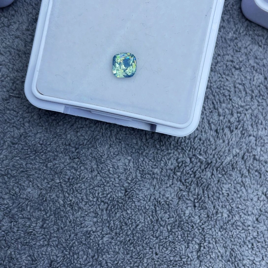 天然锆石裸石未镶嵌1.13Ct