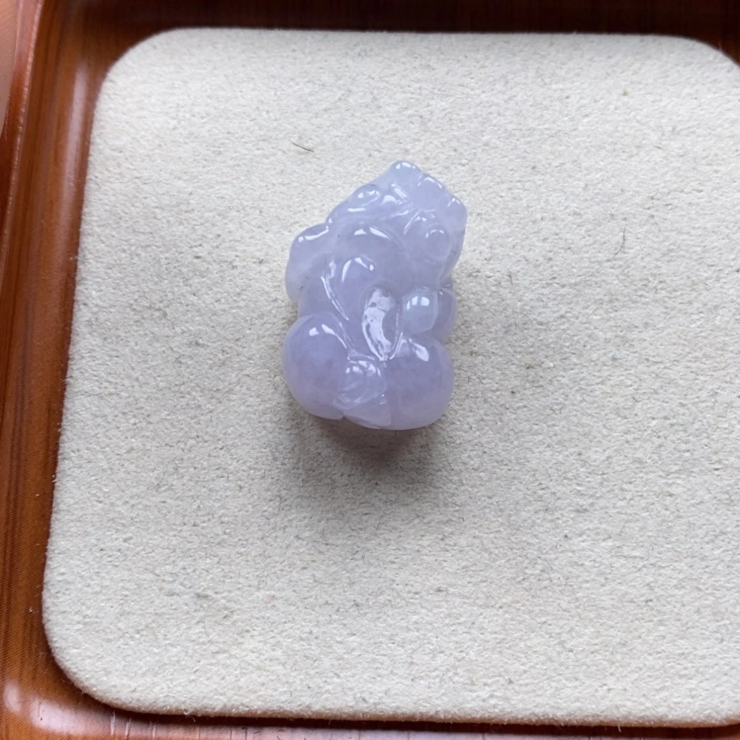 翡翠未镶嵌颈饰如意貔貅