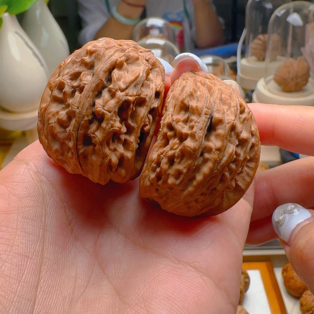 核桃把件白狮子异型半壁江山