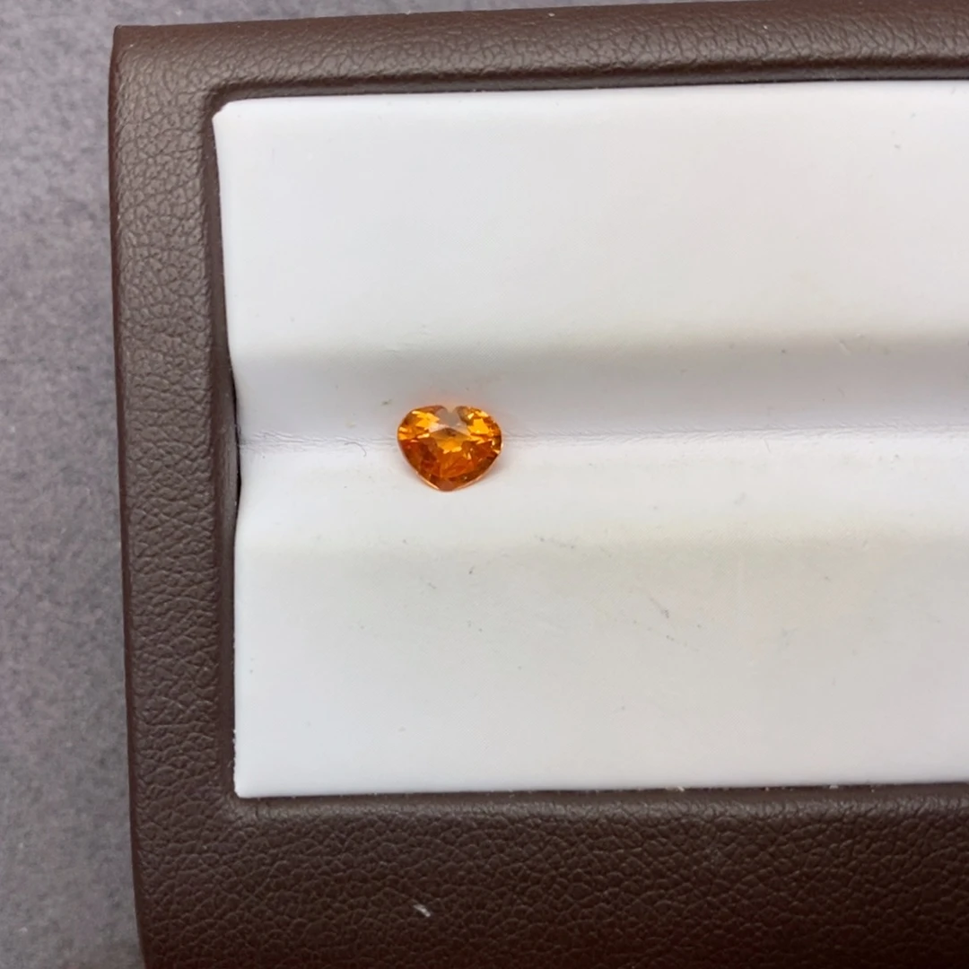 石榴石裸石未镶嵌团*0.65ct裸石