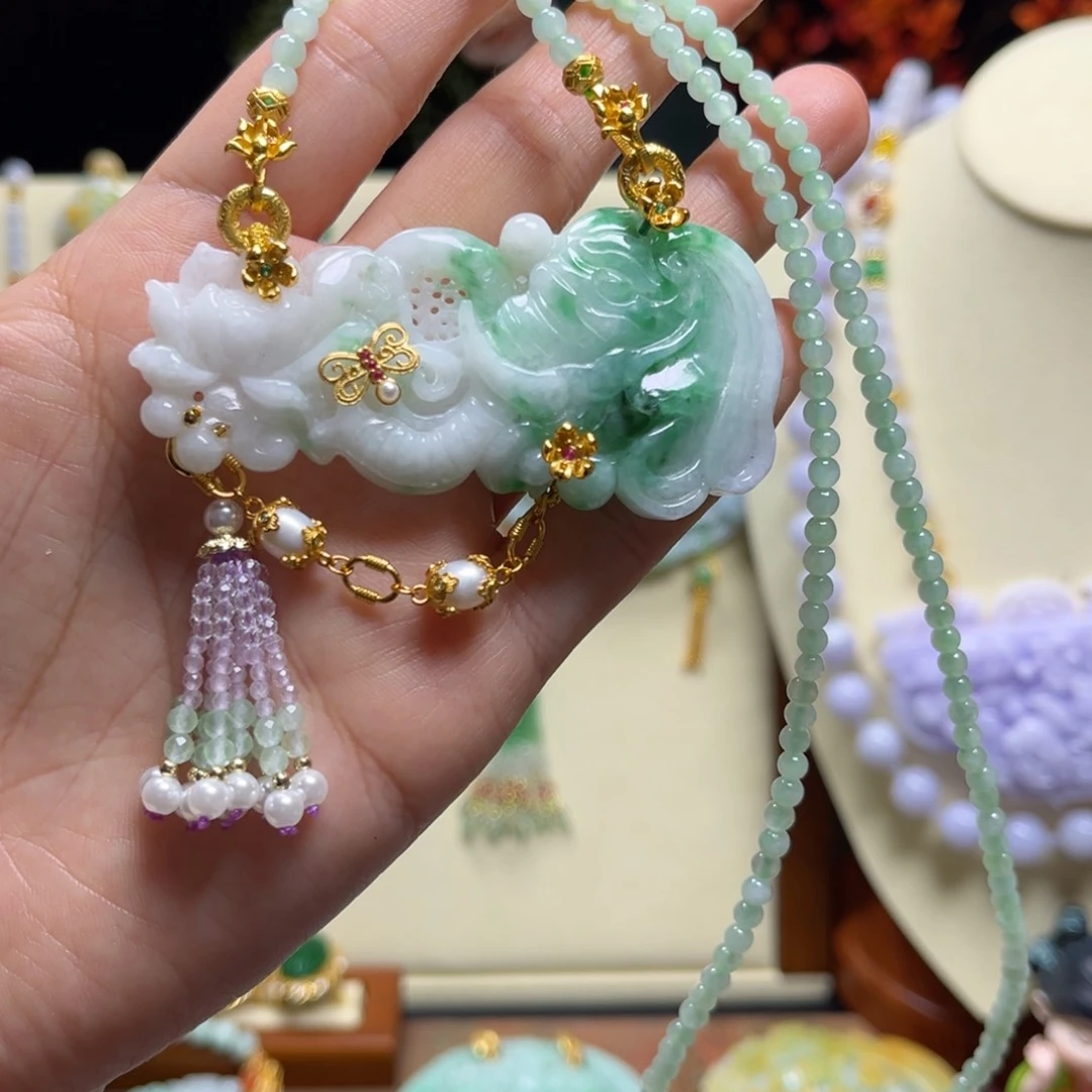 翡翠颈饰未镶嵌天然翡翠