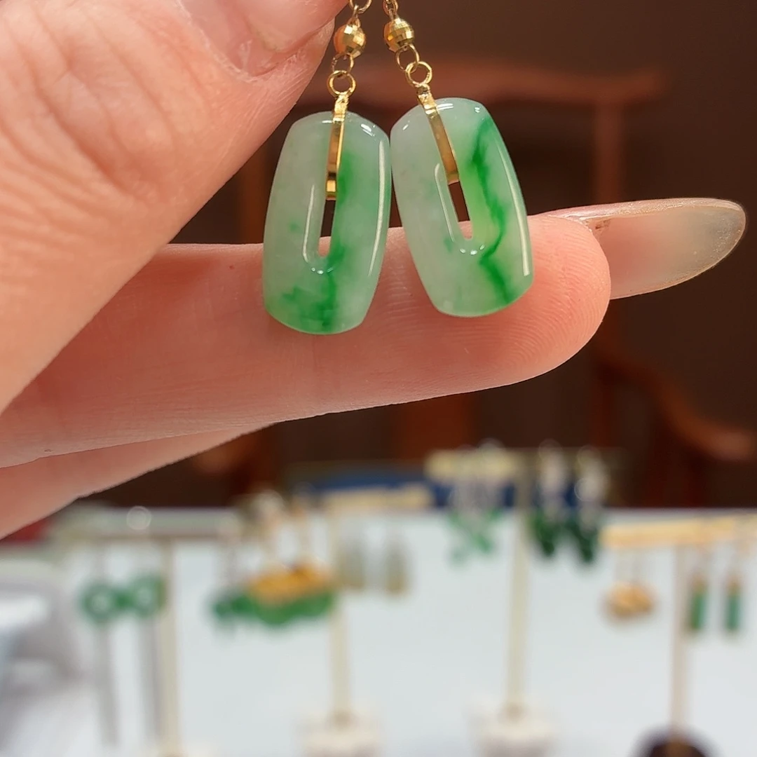 翡翠18K金镶嵌耳饰