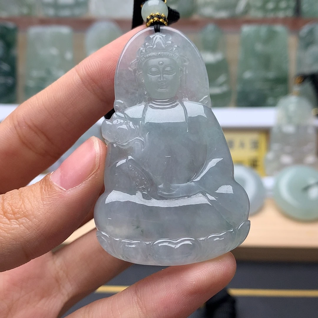 E***e翡翠未镶嵌颈饰素衣