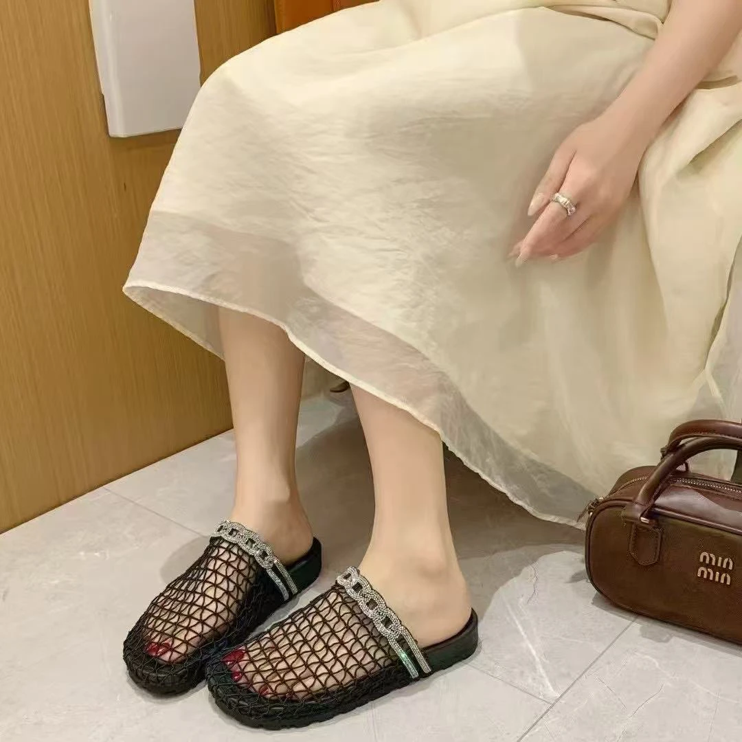 9556平跟包头镂空一脚蹬水钻鞋韩版小香风凉鞋半拖两公分