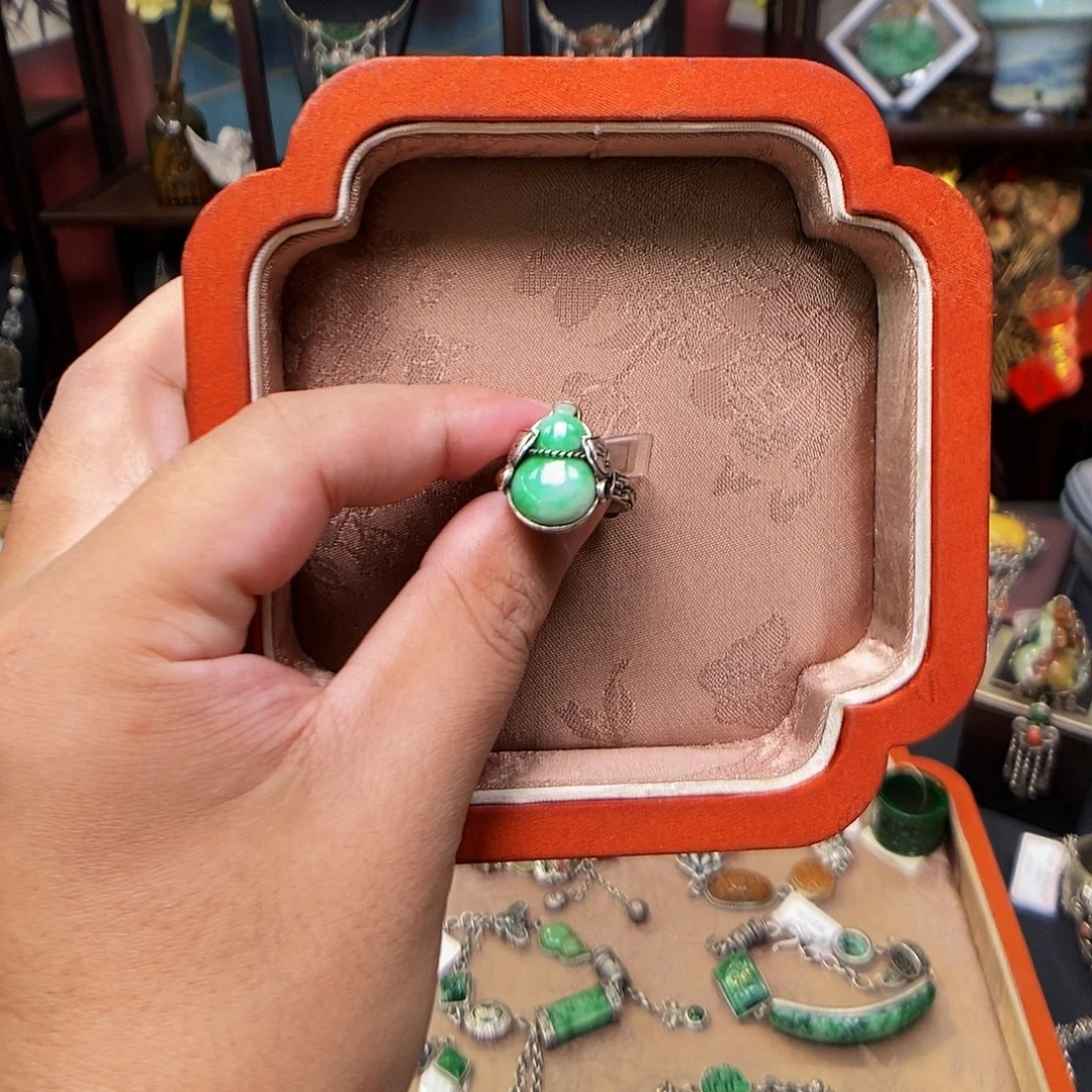 定制翡翠未镶嵌戒指