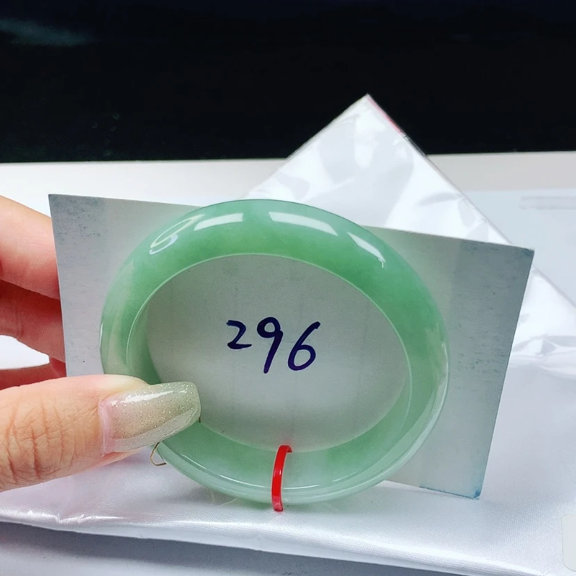 【闪购商品】翡翠手镯未镶嵌 正圈53