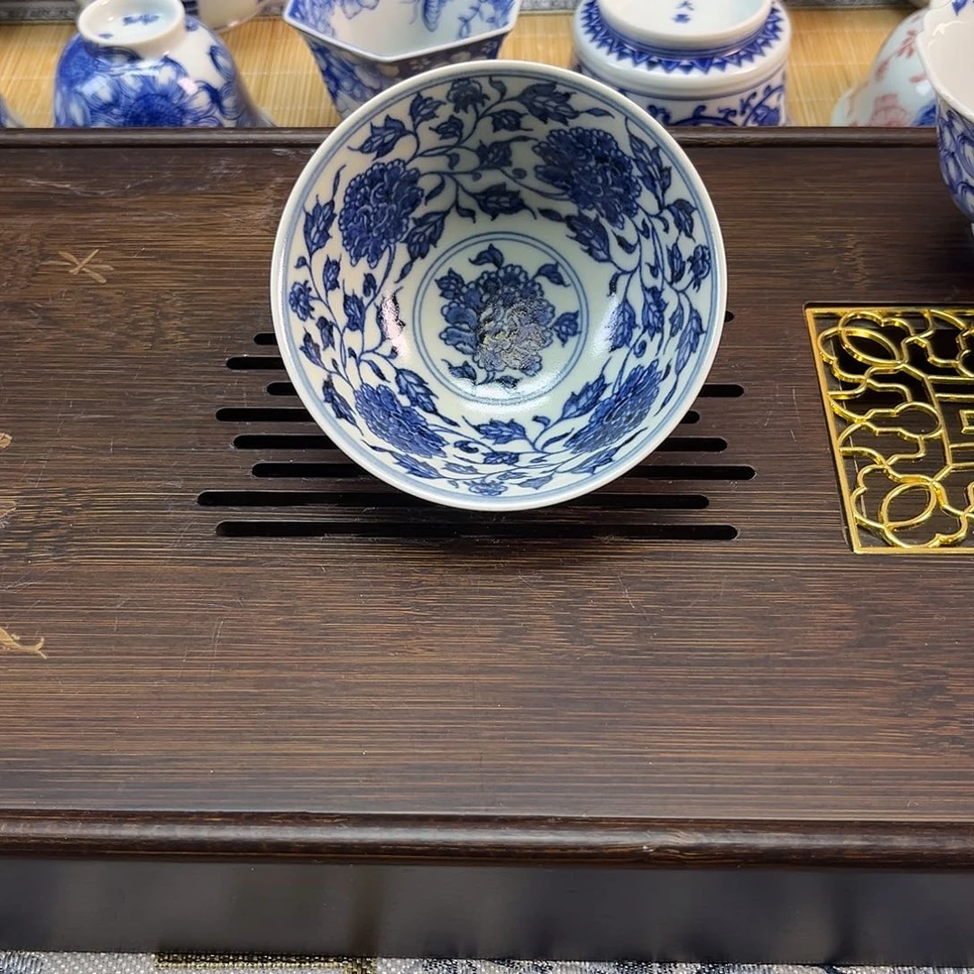 手绘重工满绘缠枝莲牡丹花主人杯