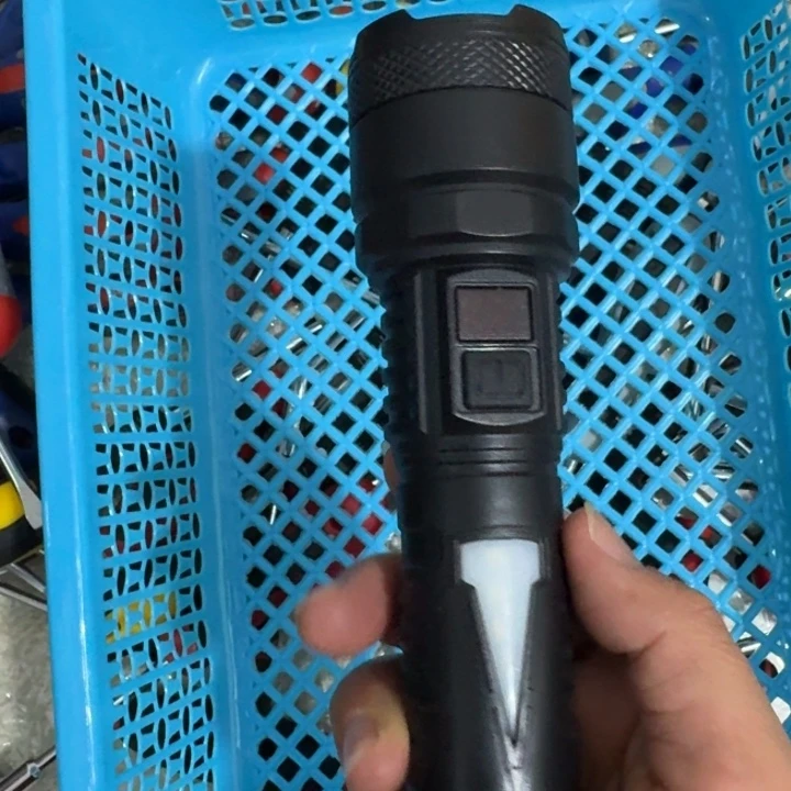 五金工具捡漏手电筒1个