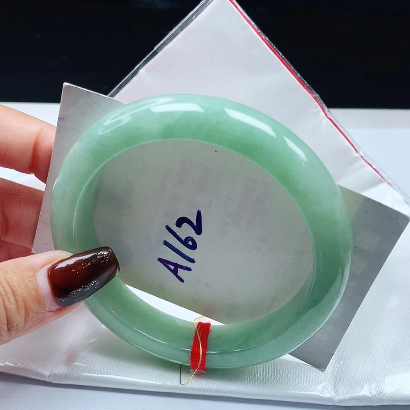 【闪购商品】翡翠手镯未镶嵌 正圈61