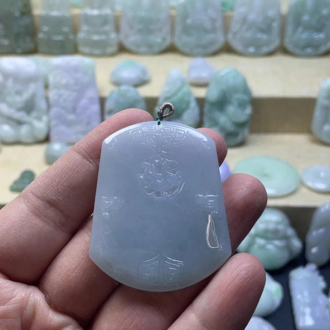 人***见翡翠未镶嵌颈饰纯天然翡翠