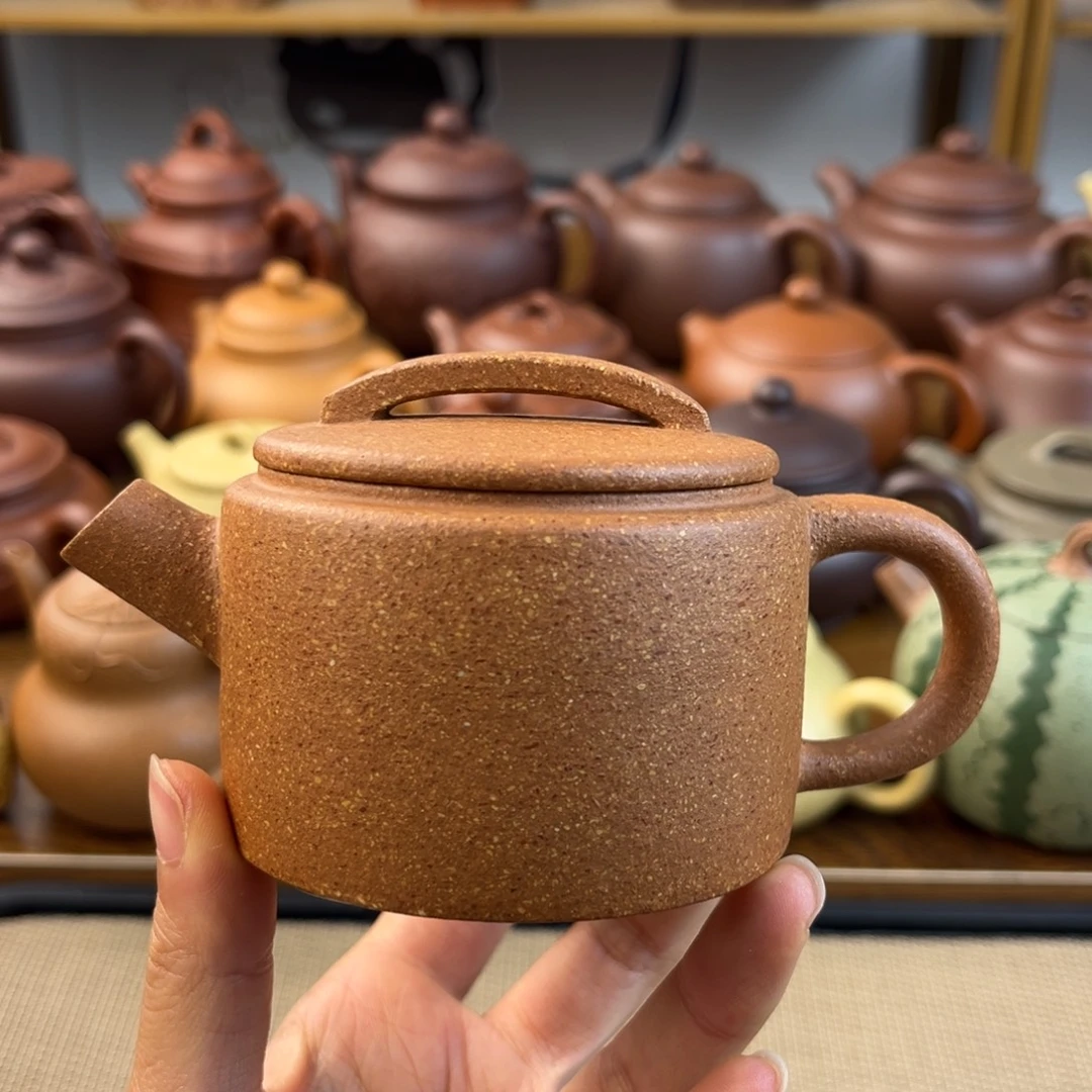 紫砂茶壶手工制作工艺精湛