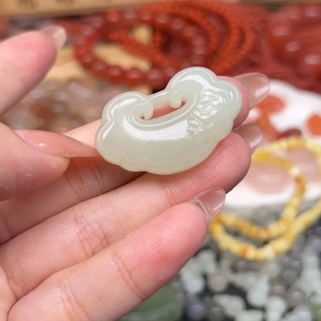 ****2和田玉未镶嵌吊坠(不含链)多样性
