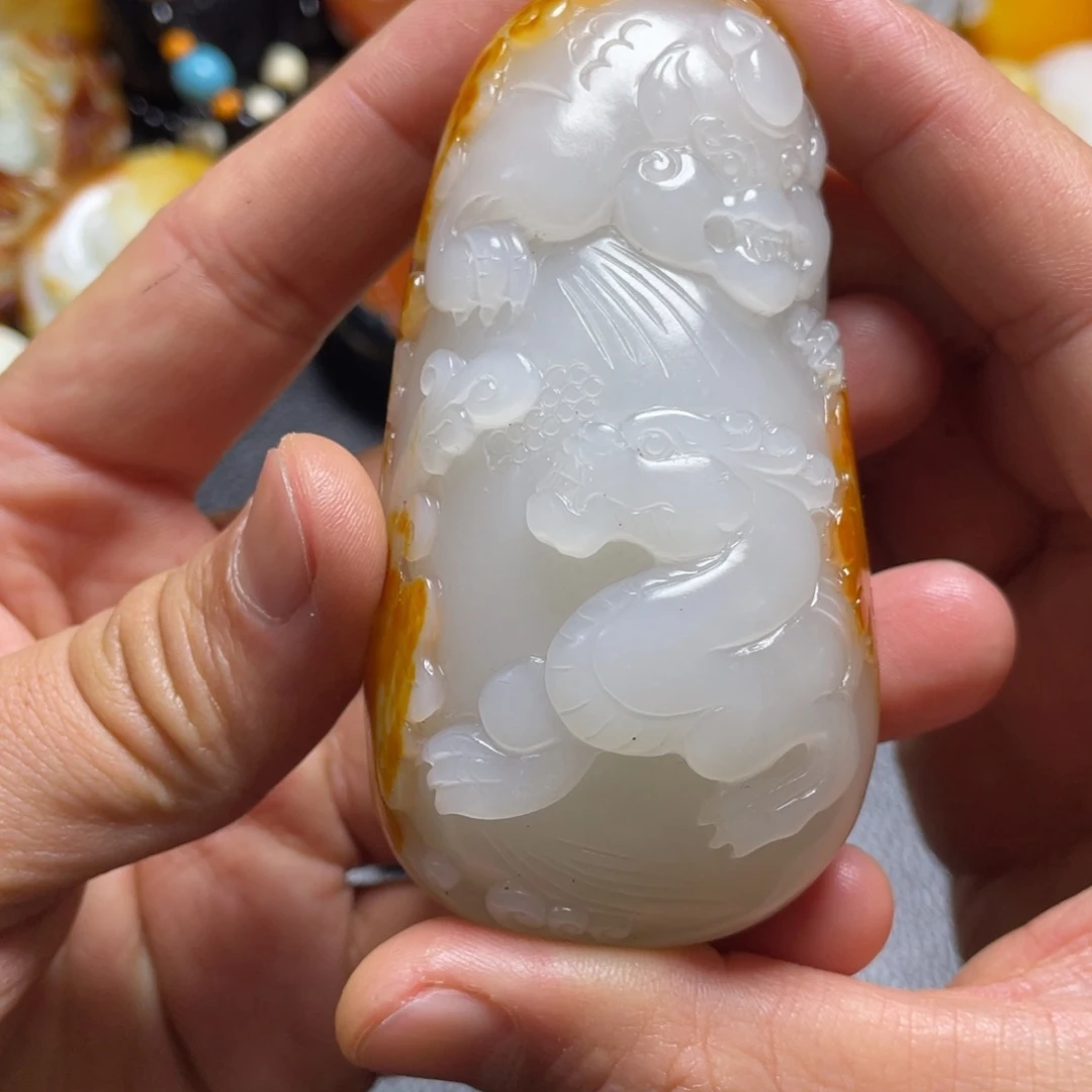 阳***．和田玉未镶嵌颈饰