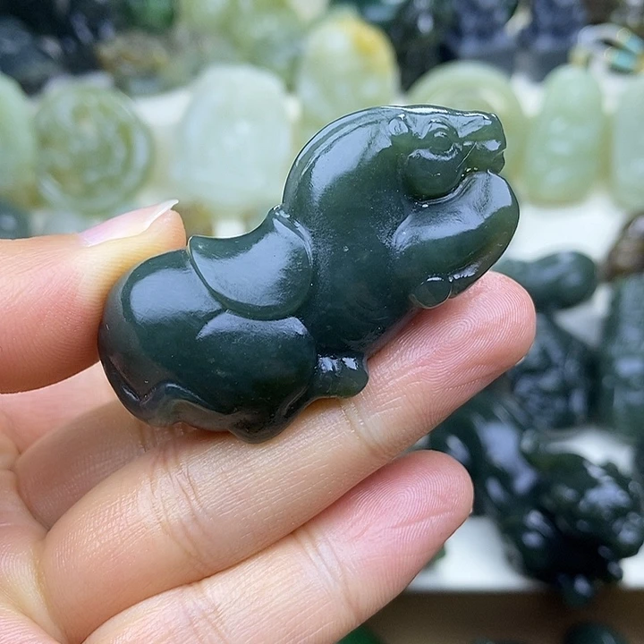 颈饰未镶嵌和田玉